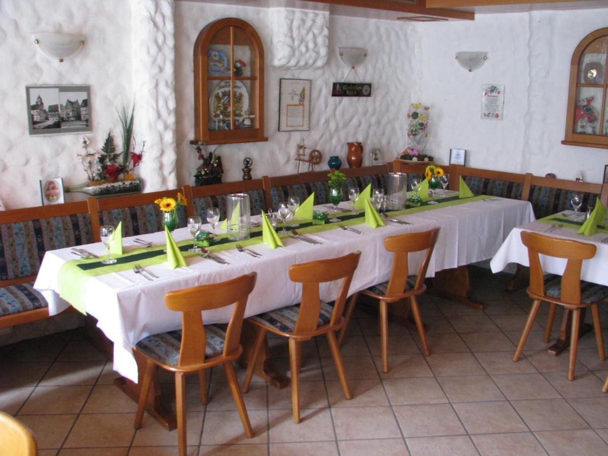 Restaurant / Pension Mainzer Tor Alsfeld Exterior photo